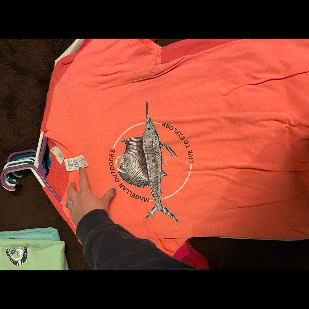 Women’s Magellan tee